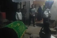 Pelepasan jenazah di rumah duka, Minggu (20/7/2025) untuk dikebumikan di makam keluarga di Nagari Koto Rawang. (Foto: Dok. M Adli)