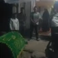 Pelepasan jenazah di rumah duka, Minggu (20/7/2025) untuk dikebumikan di makam keluarga di Nagari Koto Rawang. (Foto: Dok. M Adli)
