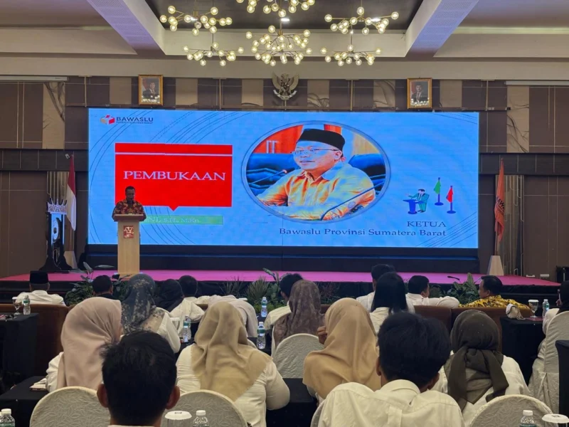 Bawaslu Sumbar melatih 100 kader pengawas partisipatif dari seluruh daerah untuk memperkuat pengawasan Pemilu 2029. (Foto: Ist)