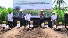 Wabup Tanah Datar Ahmad Fadly menghadiri launching Paten Mekar Tani di Padang Pariaman, Kamis (24/7/2025). (Foto: Prokopim Tanah Datar)