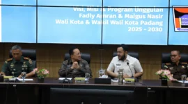 Wali Kota Padang, Fadly Amran menerima kunjungan kerja anggota DPD RI, H. Irman Gusman di Balai Kota Aie Pacah, Rabu (23/7/2025). (Foto: Prokopim Padang)