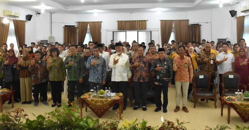 Wakil Wali Kota Padang Maigus Nasir menghadiri pembukaan kegiatan Pelatihan Pemberdayaan SDM Sektor Kehutanan Petani Agroforestry di BPVP Padang, Jumat (11/7/2025). (Foto: Prokopim Padang)