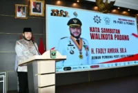 Wali Kota Padang, Fadly Amran memberikan sambutan pada Musda VII PD Perti dan Perwati Sumbar di Auditorium Gubernur Sumbar, Kamis (24/7/2025). (Foto: Prokopim Padang)