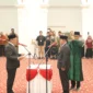 Wali Kota Bukittinggi, Ramlan Nurmatias melantik dan mengambil sumpah jabatan Rismal Hadi sebagai Sekdako Bukittinggi, Selasa (8/7/2025). (Foto: Pemko Bukittinggi)