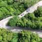 Akses lalu lintas di Tanjakan Panorama I, segmen jalan Padang–Solok. (Foto: Hutama Karya)