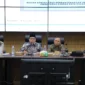 Wawako Padang Maigus Nasir memberikan arahan saat Rapat Evaluasi Pelaksanaan Kegiatan Pembangunan Semester I 2025, di Ruang Abu Bakar Ja’ar, Balai Kota Padang, Kamis (14/8/2025). (Foto: Prokopim Padang)