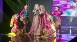Aksi panggung Fikoh LIDA semarakkan peluncuran Taste of Padang Experience dalam rangka HJK Padang ke-356 di Gedung Youth Centre, Minggu (3/8/2025).