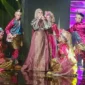 Aksi panggung Fikoh LIDA semarakkan peluncuran Taste of Padang Experience dalam rangka HJK Padang ke-356 di Gedung Youth Centre, Minggu (3/8/2025).