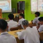Siswa MAN 2 Pesisir Selatan serius mengikuti sosialisasi PPID yang digelar oleh Bawaslu Pessel. (Foto: Dok Humas Bawaslu)