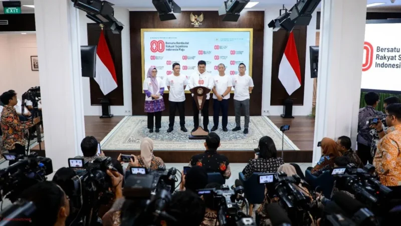 Wakil Menteri Sekretaris Negara Juri Ardiantoro menggelar konferensi pers di Kompleks Istana Kepresidenan, Jumat (1/8/2025). (Foto: Kemensetneg)
