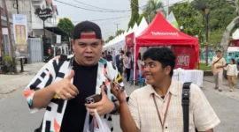 Food Vlogger ternama asal Sumbar, Da Lambuang ikut memeriahkan Taste of Padang Experience Market. (Foto: Diskominfo Padang)