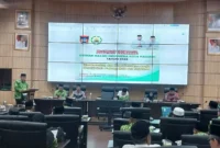 Wawako Padang Maigus Nasir membuka Raker DMI Padang  Tahun 2025 di Ruang Abu Bakar Ja’ar, Balai Kota Padang, Kamis (31/7/2025). (Foto: Diskominfo Padang)