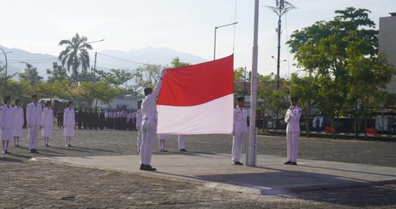 Pemko Padang mengimbau warga mengibarkan bendera merah putih 1–31 Agustus 2025 untuk menyemarakkan HUT RI ke-80. (Foto: Diskominfo Padang)