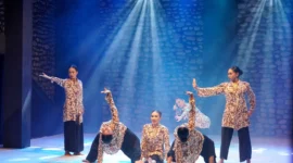 Tari “Dualitas” guncang Festival Nan Jombang, Minggu (3/8/2025) malam. (Foto: Diskominfo Padang)