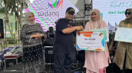 Kecamatan Koto Tangah keluar sebagai juara pertama pada Lomba Fun Live Cooking Tingkat Kota Padang yang digelar di kawasan Kota Tua, Sabtu (9/8/2025). (Foto: Diskominfo Padang)