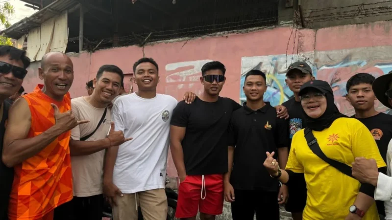 Tim Redis dari Kecamatan Padang Selatan berhasil melaju ke semifinal Lomba Selaju Sampan. (Foto: Diskominfo Padang)