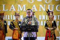 Bupati Tanah Datar Eka Putra membuka Malam Anugerah Uda Uni Duta Wisata Kabupaten Tanah Datar 2025 di Gedung Nasional Maharajo Dirajo, Batusangkar, Sabtu malam (9/8/2025). (Foto: Prokopim Tanah Datar)