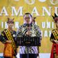 Bupati Tanah Datar Eka Putra membuka Malam Anugerah Uda Uni Duta Wisata Kabupaten Tanah Datar 2025 di Gedung Nasional Maharajo Dirajo, Batusangkar, Sabtu malam (9/8/2025). (Foto: Prokopim Tanah Datar)