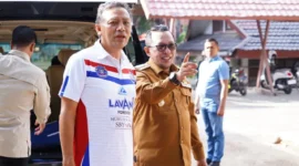 Bupati Tanah Datar Eka Putra bersama mantan Menteri Pemuda dan Olahraga Andi Alifian Mallarangeng. (Foto: Prokopim Tanah Datar)