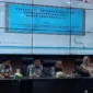 Wawako Padang Maigus Nasir saat Rapat Evaluasi Pelaksanaan Kegiatan Pembangunan Semester I 2025 di Ruang Abu Bakar Ja’ar, Balai Kota Aie Pacah, Kamis (14/8/2025). (Foto: Diskominfo Padang)