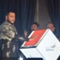 Wali Kota Padang Fadly Amran bersama Ketua DPRD Padang Muharlion meluncurkan “Taste of Padang Experience” di Gedung Youth Center, Minggu (3/8/2025). 