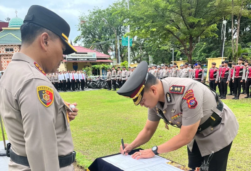AKBP Faidil Zikri resmi dilantik sebagai Wakapolresta Padang, Jumat (1/8/2025). (Foto: Humas Polresta Padang)