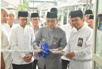 Wakil Wali Kota Padang, Maigus Nasir meresmikan Masjid Ar-Raudhah di Kampung Kalawi Timur RT 04 RW 06, Kelurahan Lubuk Lintah, Kecamatan Kuranji, Jumat (1/8/2025). (Foto: Prokopim Padang)