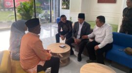 Wali Kota Padang Panjang, Hendri Arnis bersama Wakil Wali Kota Allex Saputra dan Kepala Kantor Kemenag Mukhlis M melakukan audiensi dengan Menag RI, Nasaruddin Umar, di Kantor Kemenag, Selasa (26/8/2025). (Foto: Kominfo Padang Panjang)