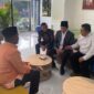 Wali Kota Padang Panjang, Hendri Arnis bersama Wakil Wali Kota Allex Saputra dan Kepala Kantor Kemenag Mukhlis M melakukan audiensi dengan Menag RI, Nasaruddin Umar, di Kantor Kemenag, Selasa (26/8/2025). (Foto: Kominfo Padang Panjang)