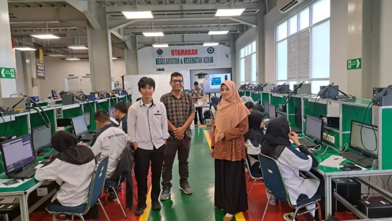 Para instruktur BLK Painan saat mengikuti pelatihan peningkatan kapasitas di BPVP Padang. (Foto: Dok. Dinas Koperasi Pessel)