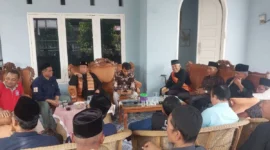 Badupari Padang, Zulhendri Ismed saat kegiatan balanjuang syukuran peringatan HUT ke-80 Kemerdekaan RI di Markas Badupari, Kelurahan Pasar Ambacang, Senin (18/8/2025). (Foto: Diskominfo Padang)