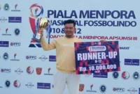 Pelatih Padang Peduli FC Adri Anto dinobatkan sebagai Best Coach Nasional Piala Menpora 2025. (Foto: Diskominfo Padang)