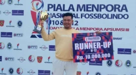 Pelatih Padang Peduli FC Adri Anto dinobatkan sebagai Best Coach Nasional Piala Menpora 2025. (Foto: Diskominfo Padang)
