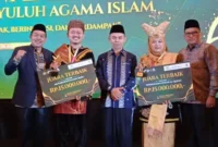 Dua Penyuluh Agama Islam Sumbar berhasil meraih juara terbaik nasional di ajang Penais Award 2025, Senin (25/8). (Foto: Kemenag Sumbar)