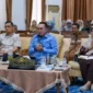 Bupati Eka Putra memaparkan RPJMD Kabupaten Tanah Datar Tahun 2025–2030 kepada jaringan Minang Diaspora secara daring di Gedung Indo Jalito, Batusangkar, Sabtu (2/8/2025). (Foto: Prokopim Tanah Datar)