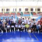 Wakil Wali Kota Solok, H. Suryadi Nurdal menutup rangkaian lomba olahraga antar-OPD se-Kota Solok di GOR Alimin Sinapa, Kamis (14/8/2025). (Foto: Prokopim Kota Solok)
