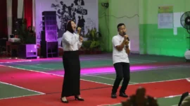 Lomba Duet Song bertema Kemerdekaan di GOR Bulutangkis Bancalaweh, Rabu (13/8/2025). (Foto: Kominfo Padang Panjang)