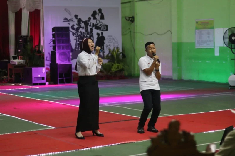 Lomba Duet Song bertema Kemerdekaan di GOR Bulutangkis Bancalaweh, Rabu (13/8/2025). (Foto: Kominfo Padang Panjang)