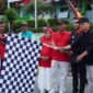 Wakil Wali Kota Padang Panjang Allex Saputra didampingi Kepala Kantor Kemenag, Mukhlis M melepas peserta Jalan Sehat Kerukunan, Sabtu (16/8/2025). (Foto: Kominfo Padang Panjang)