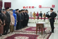 Gubernur Sumbar Mahyeldi Ansharullah melantik 14 Pejabat Pimpinan Tinggi Pratama di lingkungan Pemprov Sumbar, Sabtu (23/8/2025). (Foto: ADPSB)