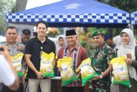 Wakil Wali Kota Solok, H. Suryadi Nurdal meninjau pelaksanaan GPM  di dua lokasi, Sabtu (30/8/2025). (Foto: Prokopim Solok)