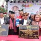 Bupati Padang Pariaman John Kenedy Azis meluncurkan Festival Tani Nagari Padang Toboh Ulakan, Kecamatan Ulakan Tapakis, Sabtu (16/8/2025). (Foto: Kominfo Padang Pariaman)