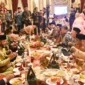 Pemko Padang menggelar acara Makan Bajamba di Rumah Gadang Baiturrahmah, Jumat malam (8/8/2025).