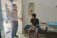 Pelaku tabrak lari inisial HAS setelah diamankan polisi. (Foto: Dok Humas Polres Pessel)