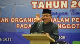 Wakil Wali Kota Padang, Maigus Nasir memberikan sambutan saat Rakerda GAPOPIN di Hotel Pangeran Beach, Sabtu (16/8/2025). (Foto: Prokopim Padang)
