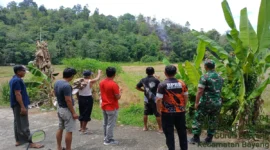Kondisi lahan pada satu titik lokasi kebakaran sebelum api berhasil dipadamkan. (Foto: Dok BPBD Pessel)