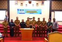 Wakil Wali Kota Payakumbuh Elzadaswarman dan jajaran saat verifikasi lanjutan di Aula Ngalau Indah lantai 3 kantor Wali Kota Payakumbuh, Senin (25/8/2025). (Foto: Pemko Payakumbuh)