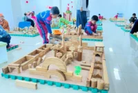 Anak PAUD mengikuti Lomba Menyusun Balok Kayu 100 Pcs di Aula Disdikbud Kota Padang Panjang, Kamis (14/8/2025). (Foto: Kominfo Padang Panjang)