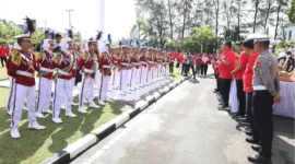 Wali Kota Pariaman, Yota Balad melepas 36 Pocil Polres Pariaman untuk mengikuti lomba Pocil tingkat Sumbar di halaman Balai Kota Pariaman, Jumat (29/8/2025). (Foto: Kominfo Pariaman)