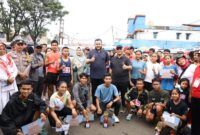 Wali Kota Padang Fadly Amran menghadiri Maraton 10K di Pasar Bandar Buek, Kecamatan Lubuk Kilangan, Minggu (24/8/2025). (Foto: Prokopim Padang)